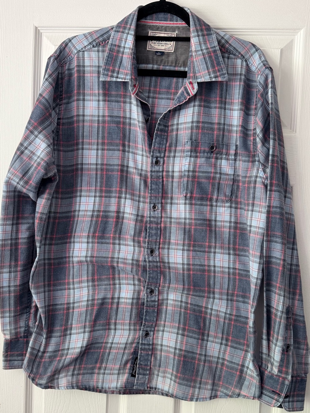 Casual Plaid Button-Down Shirt - Gray with Red Accent